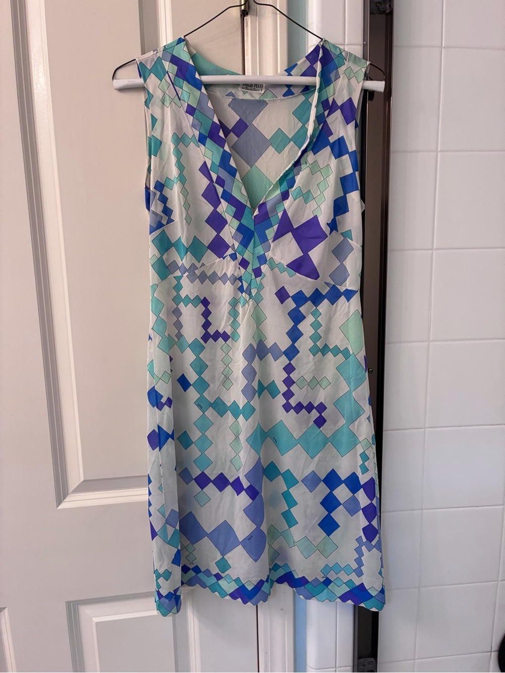 1960s Emilio Pucci for Formfit Roger’s Geometrical Pattern Light Dress - Picture 2 of 5